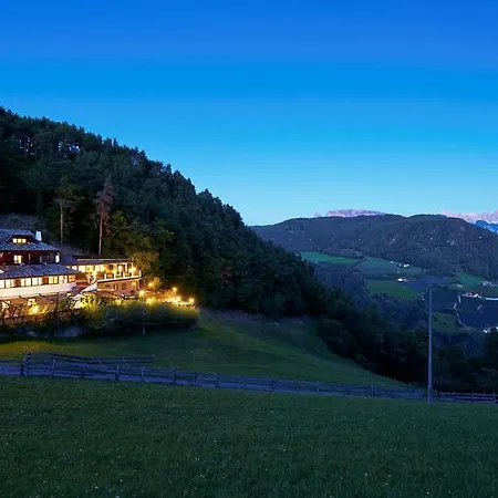 Grumer Suites&spa 4* Soprabolzano
